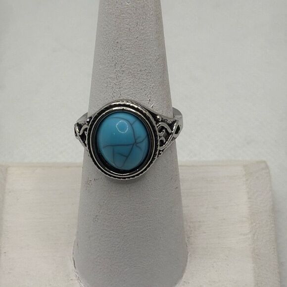 NWOT Size 7 1/2 Oval turquoise stone with heart scrolling design - Picture 1 of 4